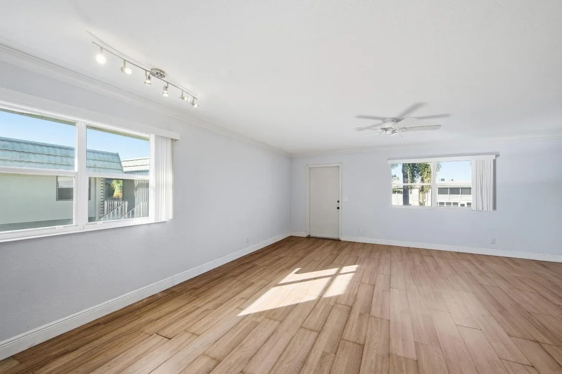 Photo of 710 Monaco O