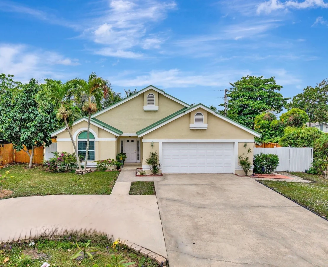 Photo of 634 Lindell Boulevard