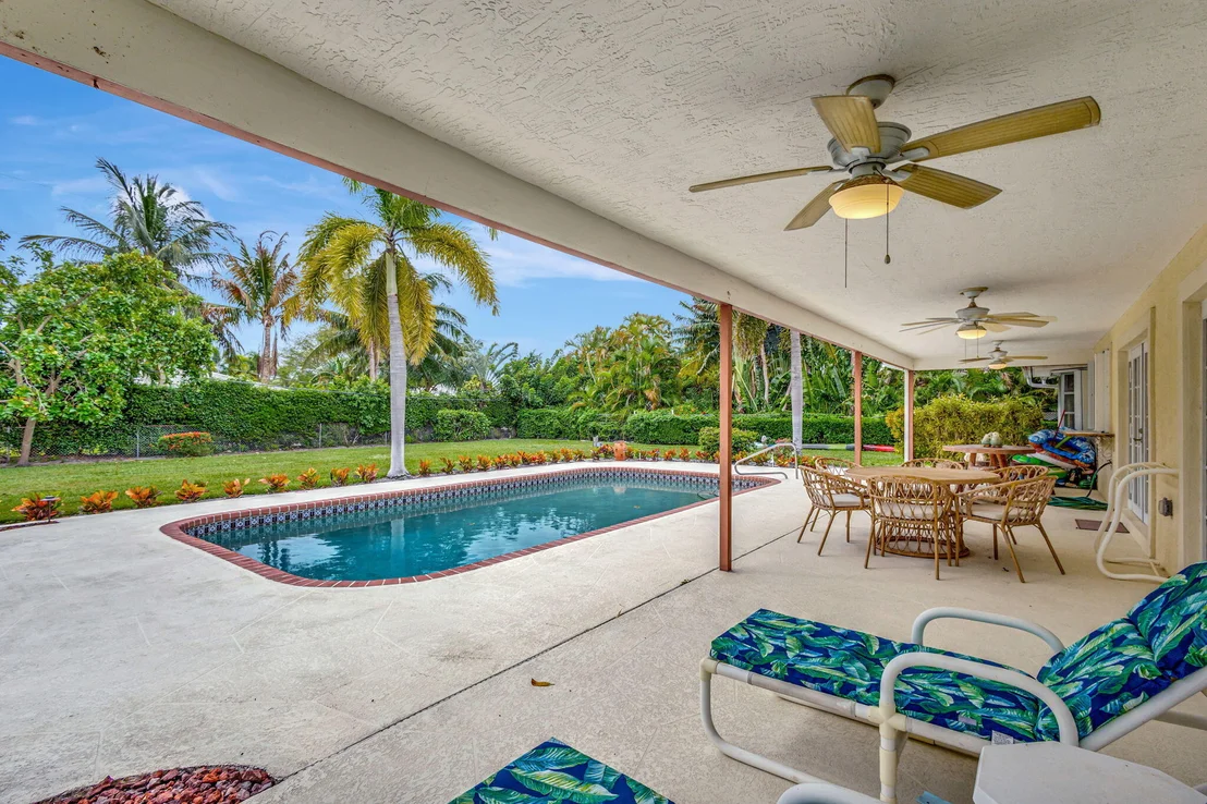 Photo of 1141 Pine Point Road