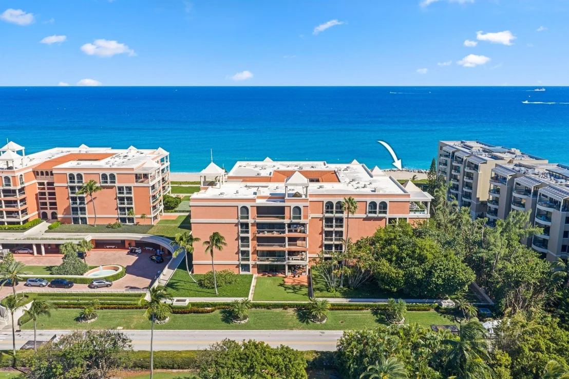 Photo of Unit S32 at 2 N Breakers Row