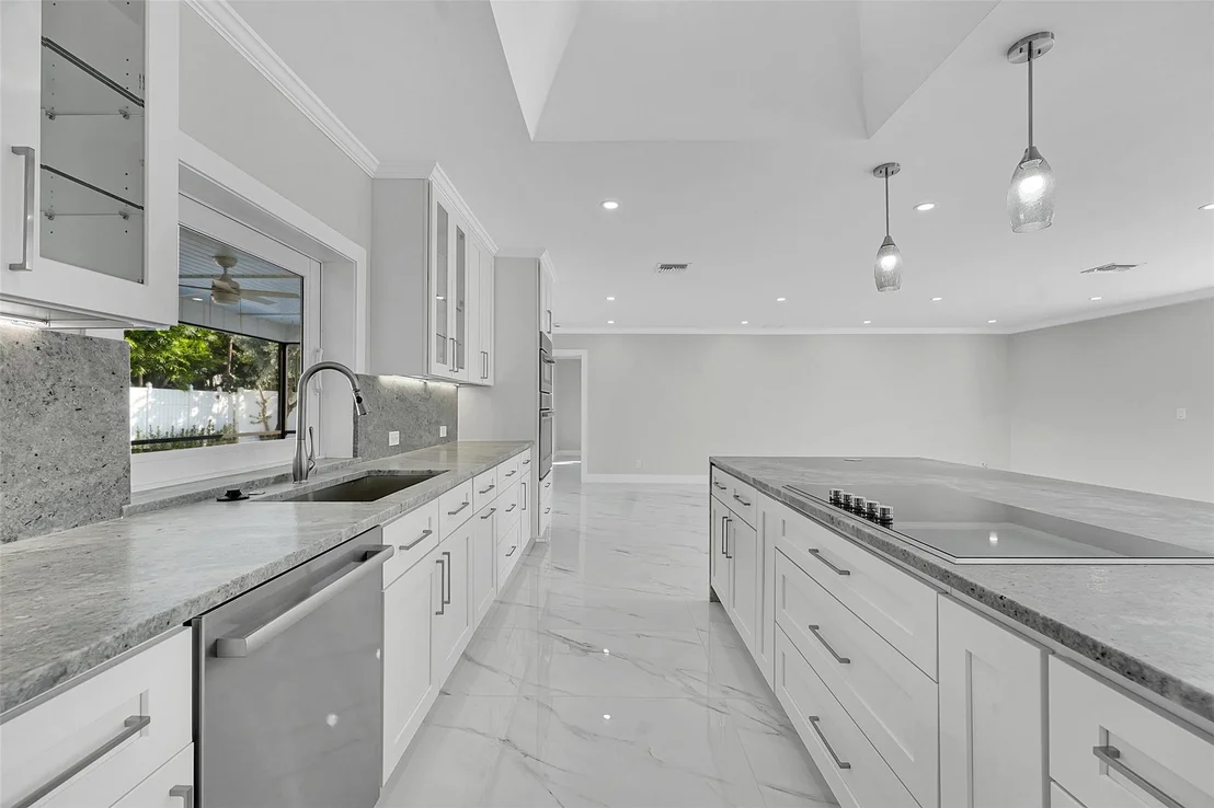 Photo of 1190 Dolphin Road