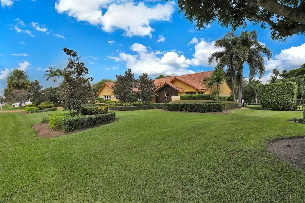 Photo of 4443 Pine Tree Drive