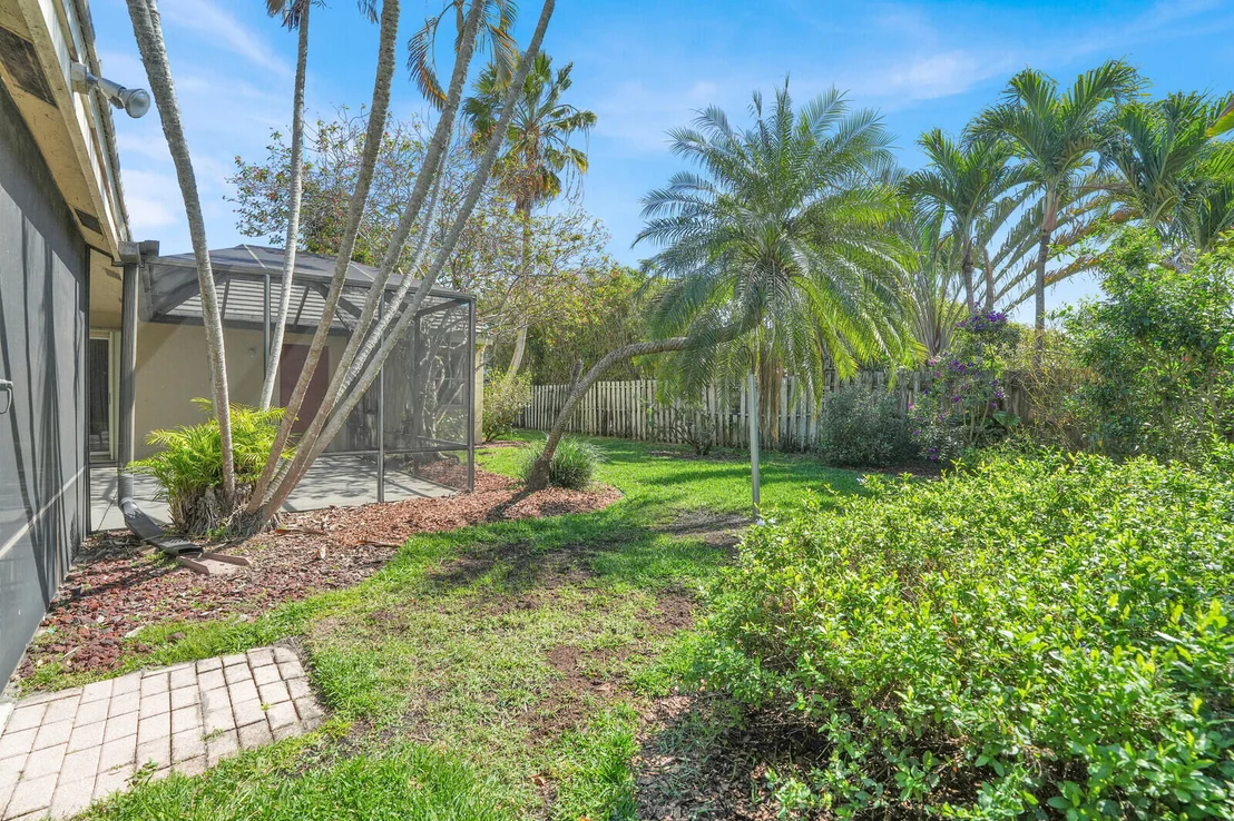 Photo of 5696 Descartes Circle