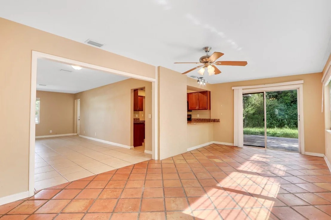 Photo of 809 Poplar Drive