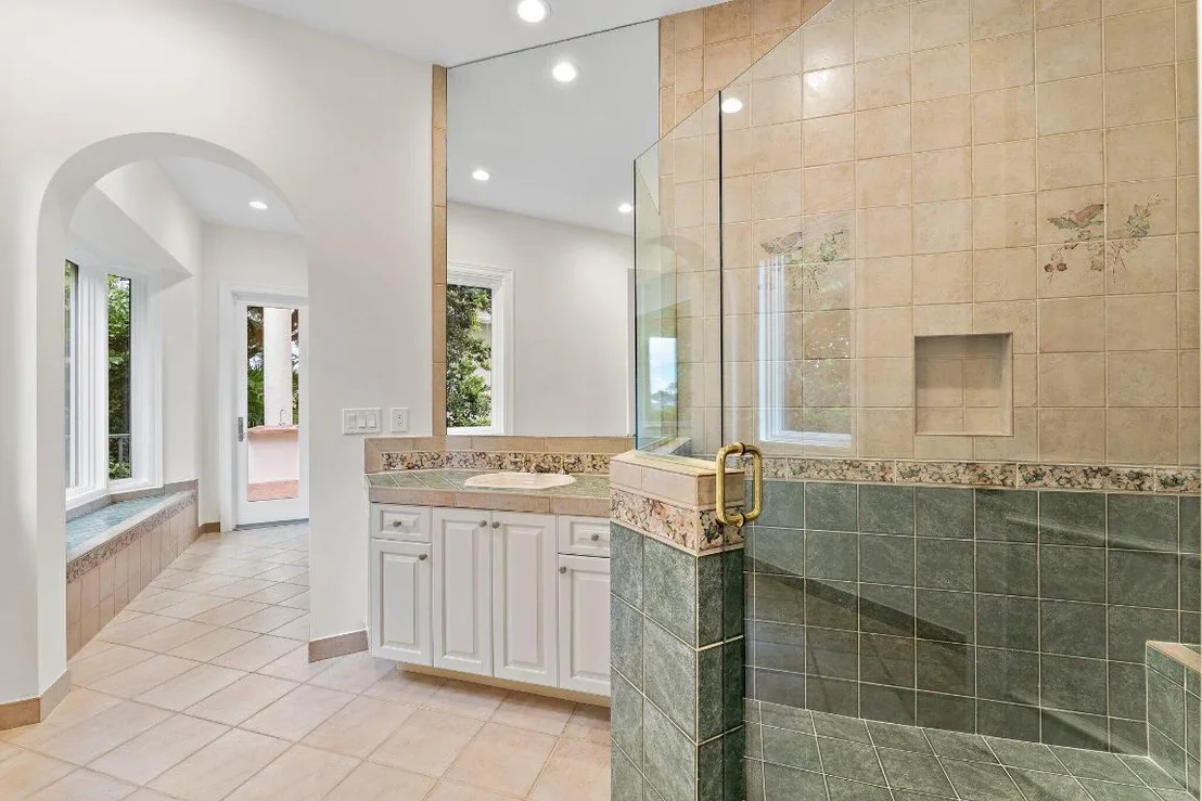 Photo of 42 Saint Thomas Drive