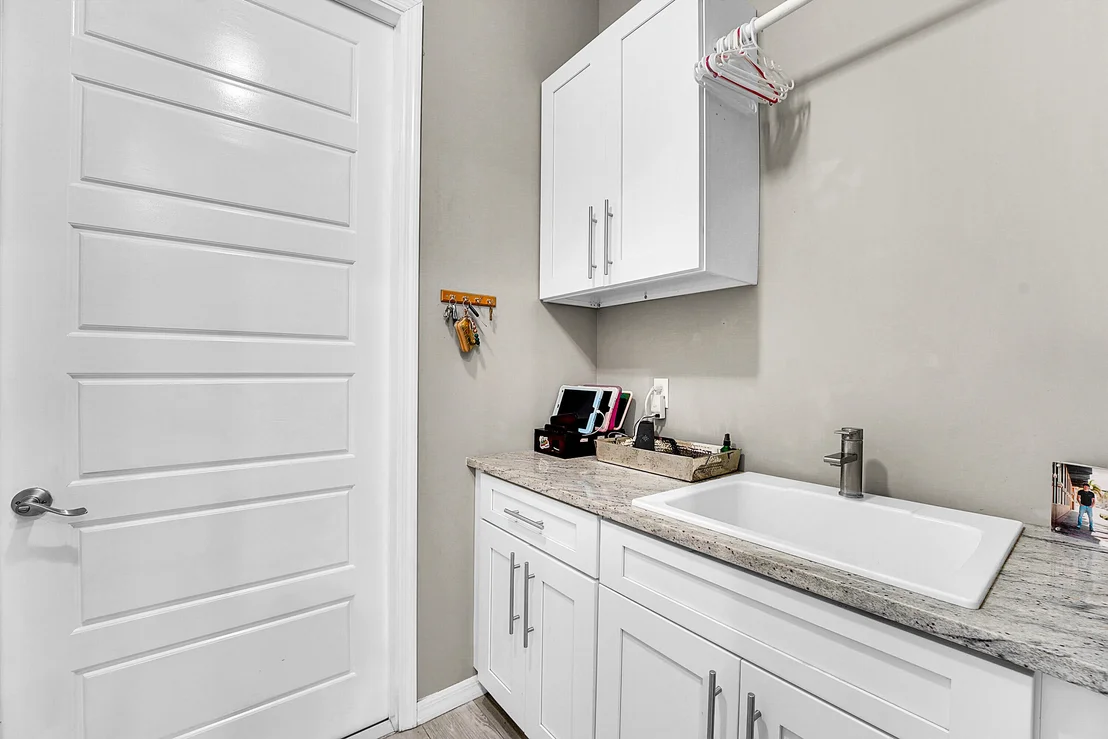 Photo of 1404 Lone Pine Drive