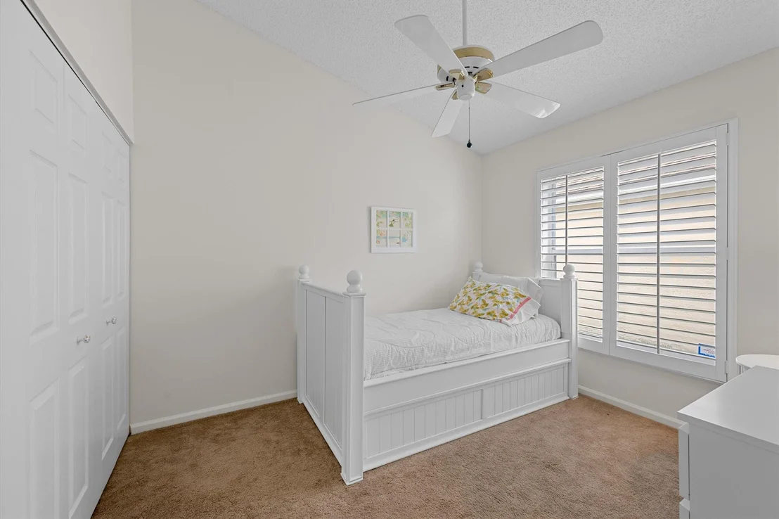 Photo of 1069 Aviary Road
