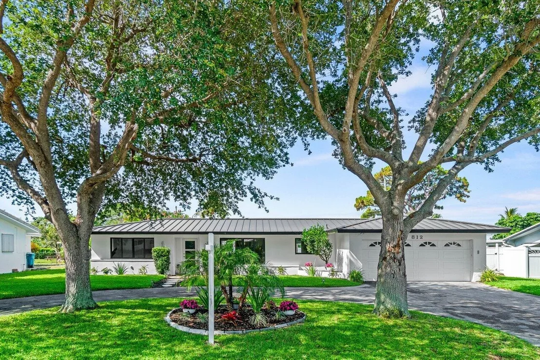 Photo of 812 Chapel Hill Boulevard