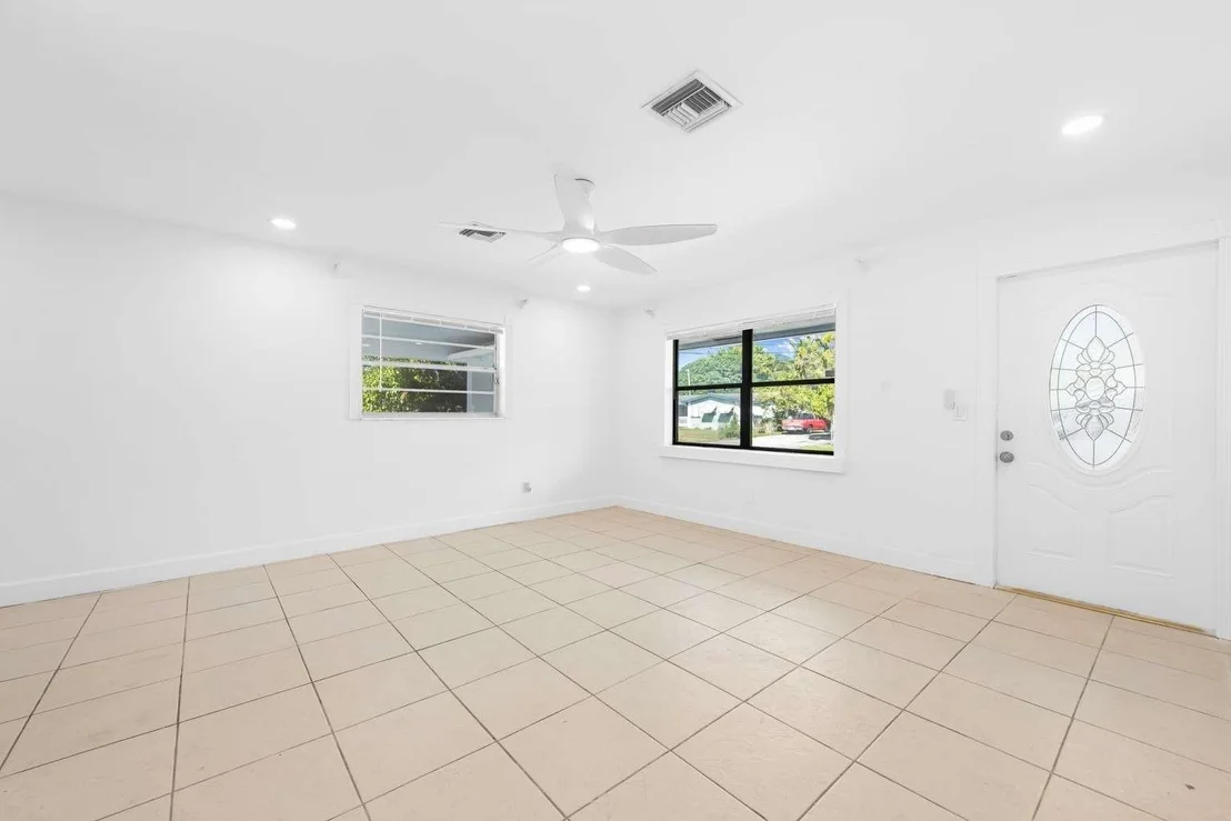 Photo of 4530 NW 25th Place