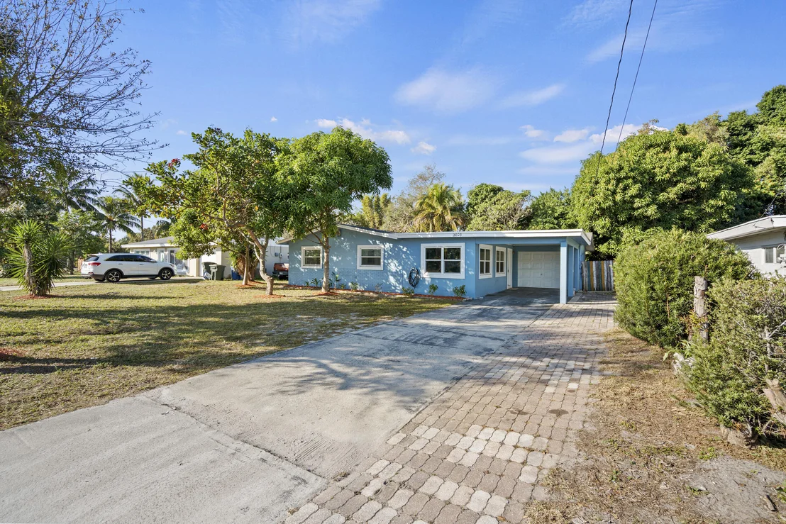 Photo of 2809 Oleander Boulevard