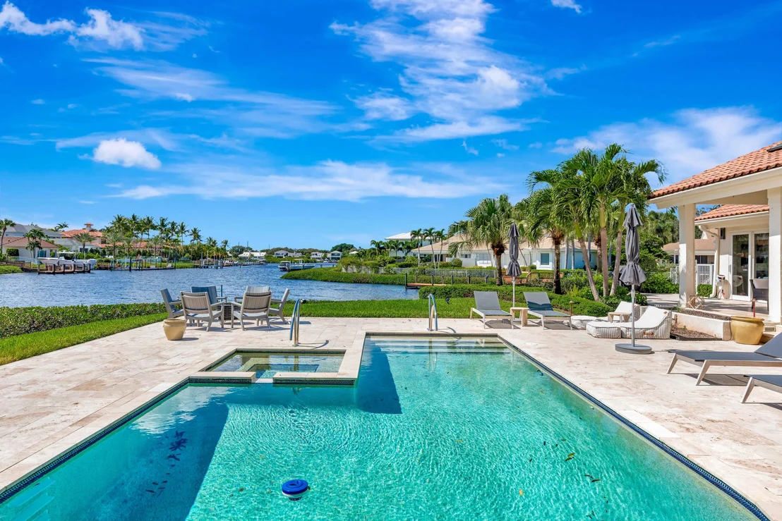 Photo of 185 Island Drive