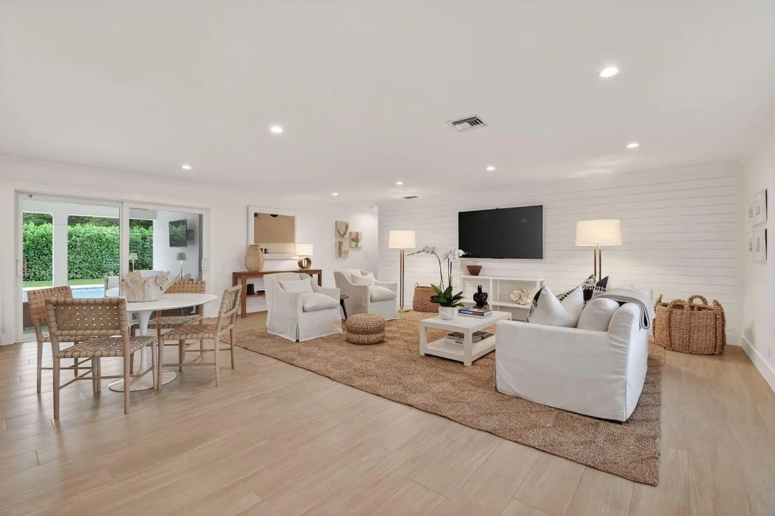 Photo of 700 Lakeside Circle