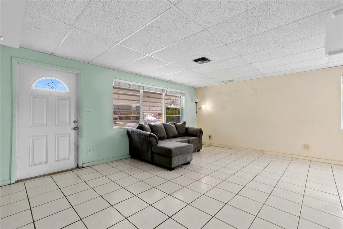 Photo of 725 Elm Road