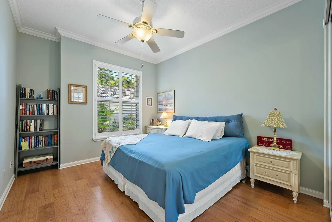 Photo of 128 Hampton Circle