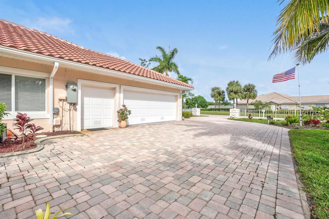 Photo of 8137 SE Double Tree Drive