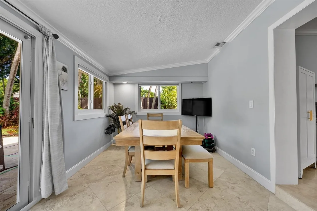 Photo of 189 SE 2nd Avenue