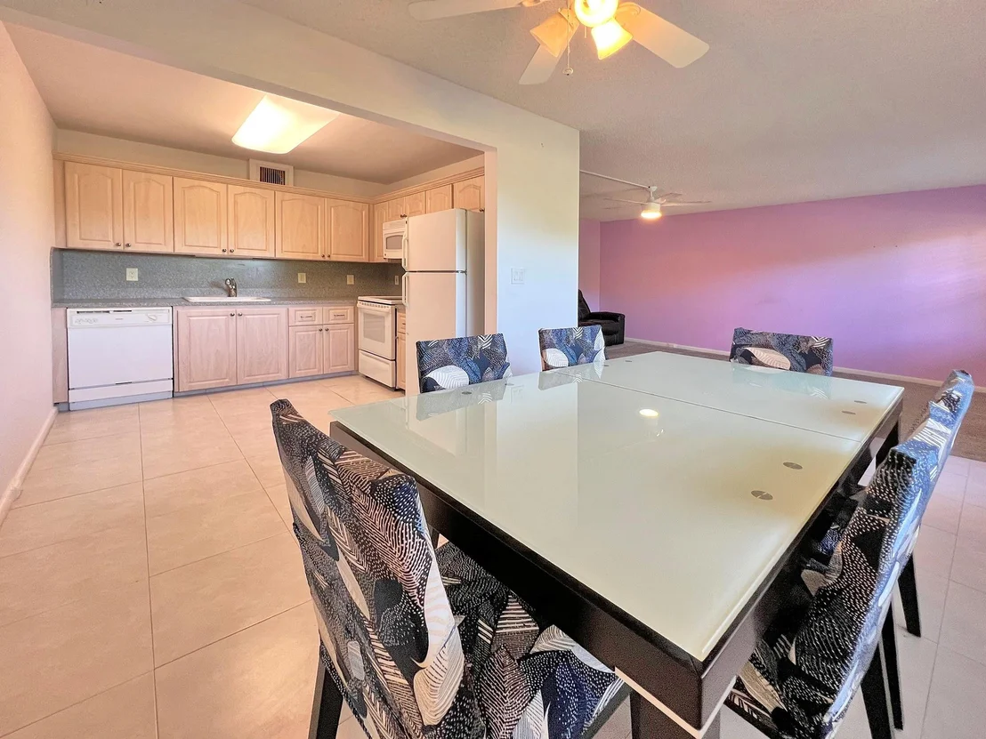Photo of Unit D2 at 1903 Bermuda Circle