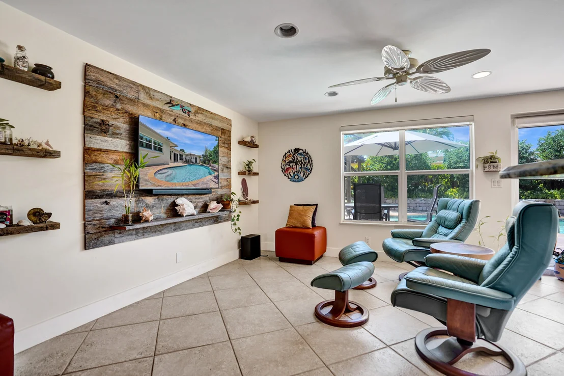 Photo of 445 SE 17th Terrace