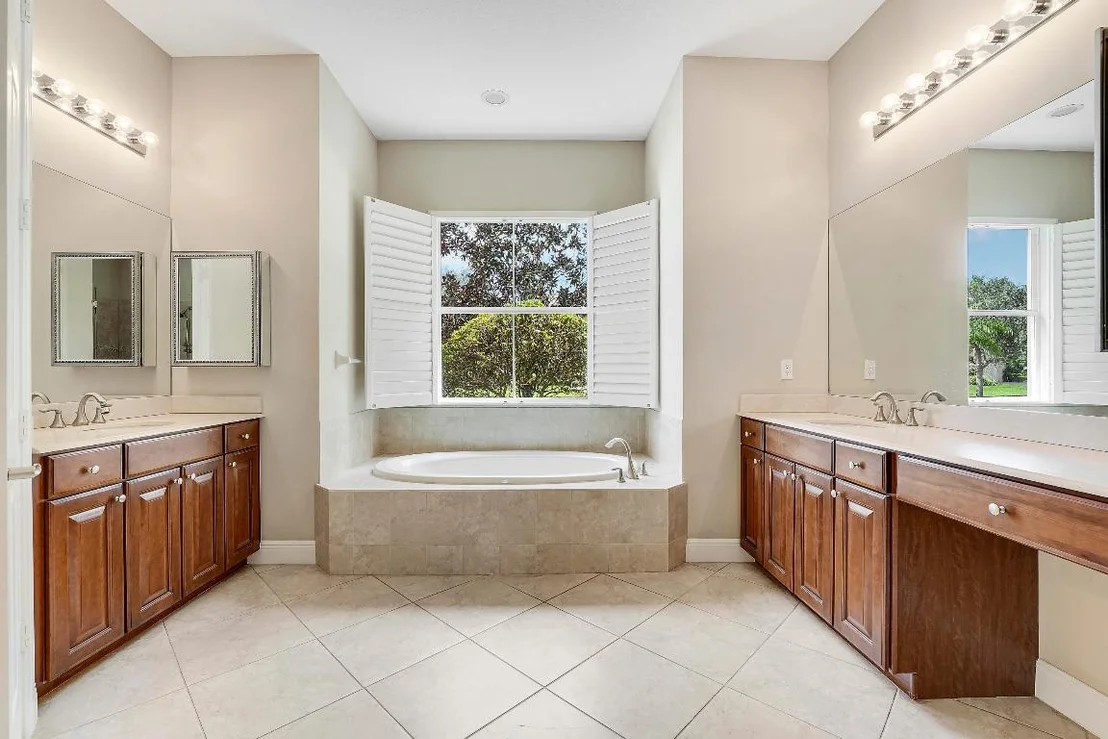 Photo of 243 SE Ethan Terrace