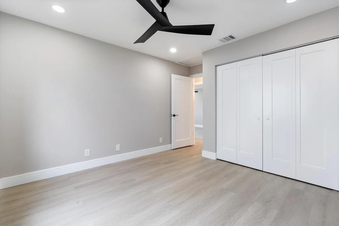 Photo of 9471 Sun Pointe Drive