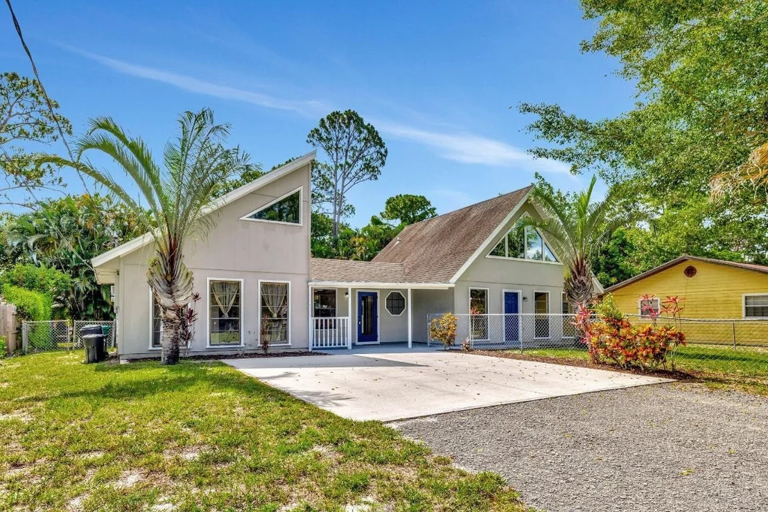 Photo of 5404 Sunset Boulevard