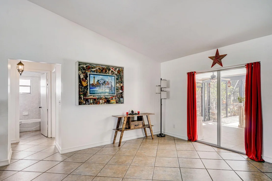 Photo of 128 Martin Circle