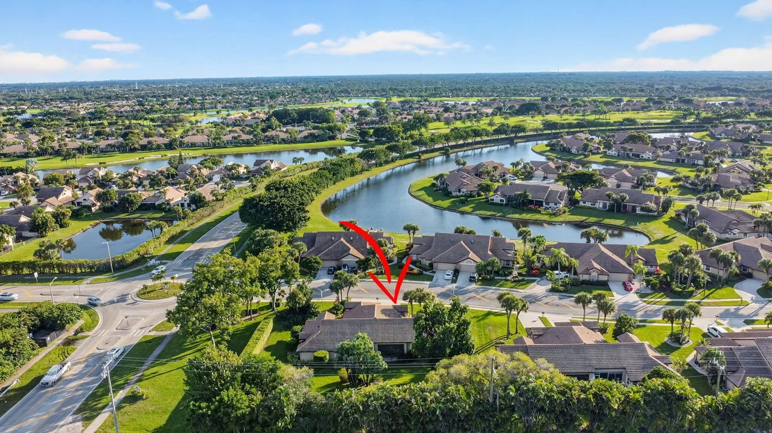 Photo of 7147 Le Chalet Boulevard