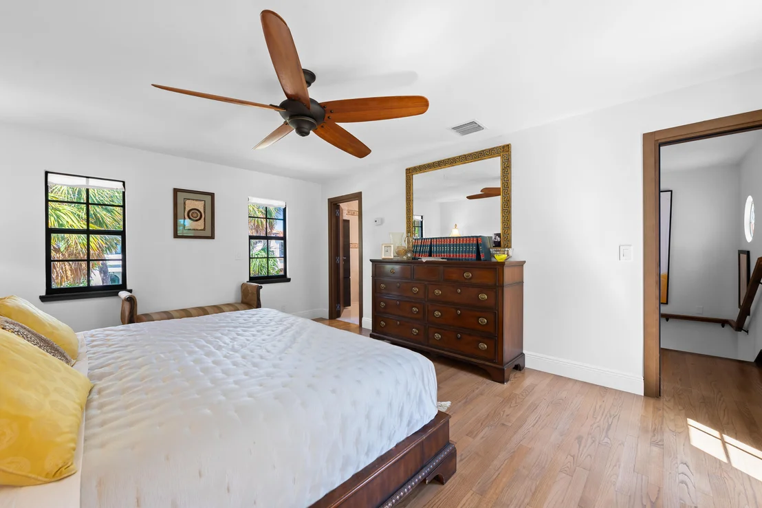 Photo of 80 SE Olive Way
