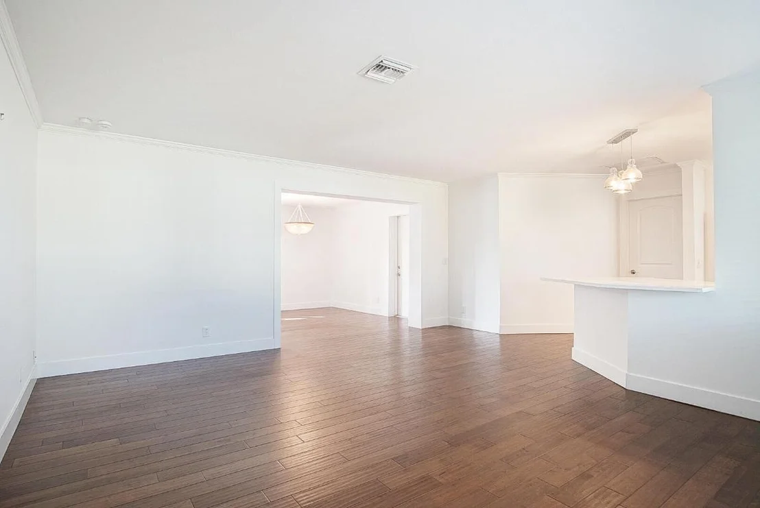Photo of 924 Pompano Drive