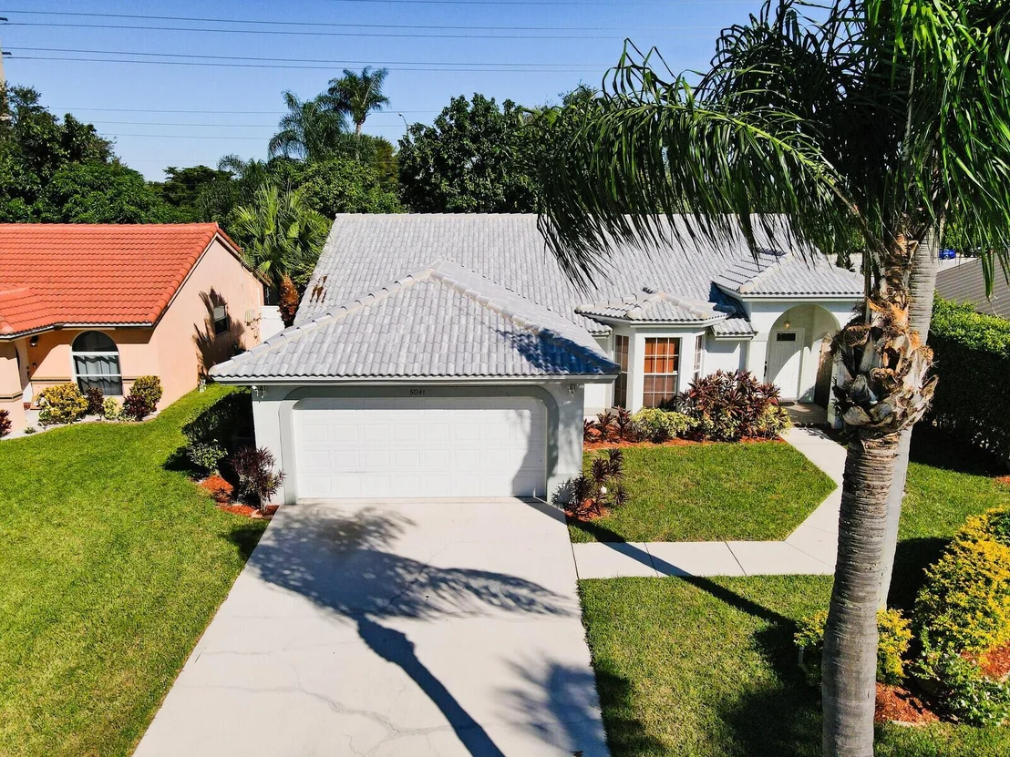 Photo of 5041 Rosen Boulevard