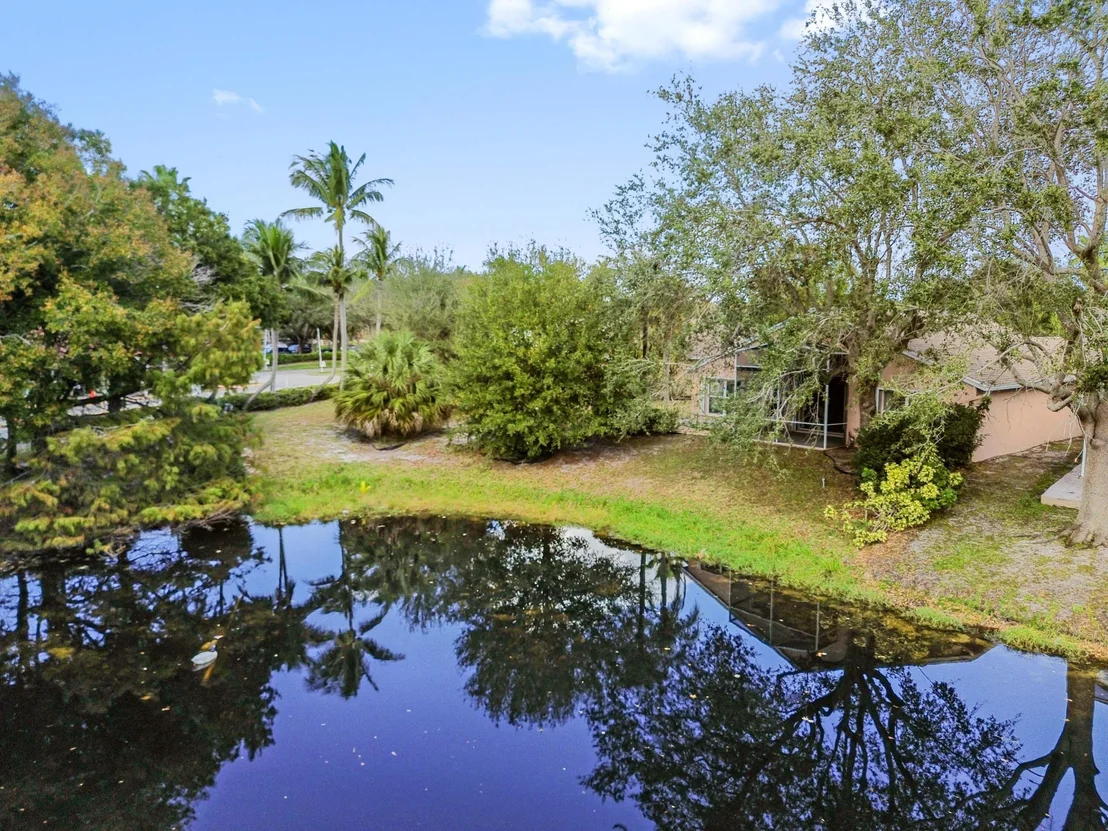 Photo of 1718 Sawgrass Circle