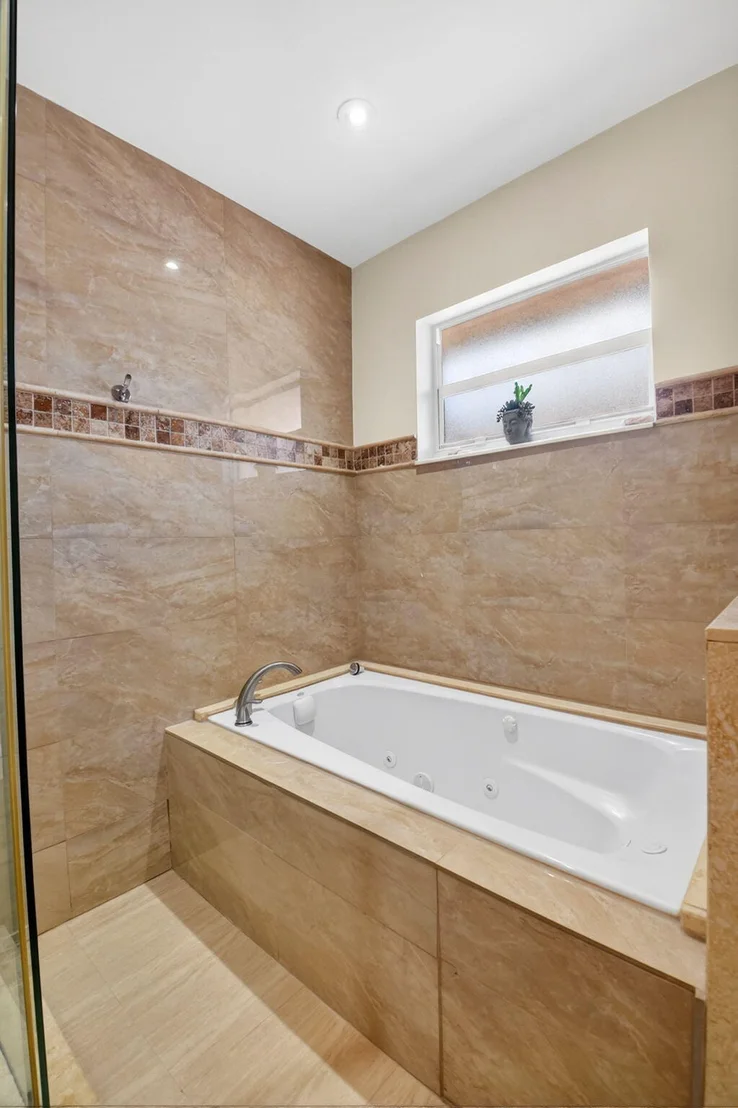 Photo of 990 Hickory Trail