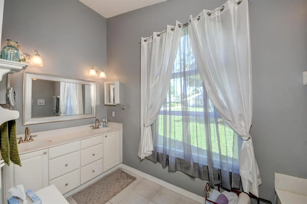 Photo of 4284 SE Rainbows End