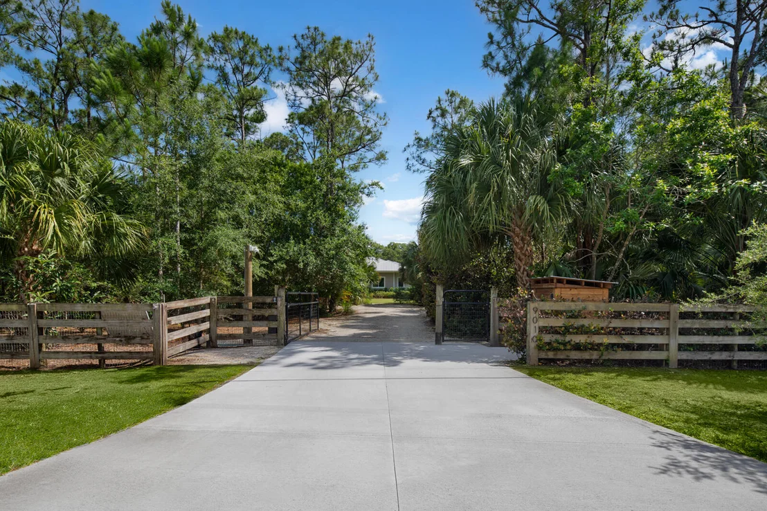 Photo of 9010 Valley Oak Place