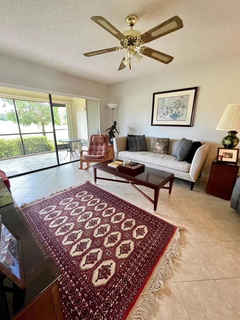 Photo of Unit E at 1501 Pinecrest Circle