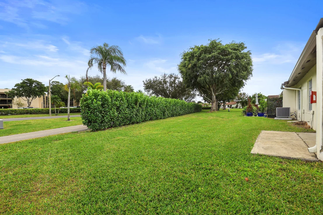 Photo of 16004 Laurel Oak Circle
