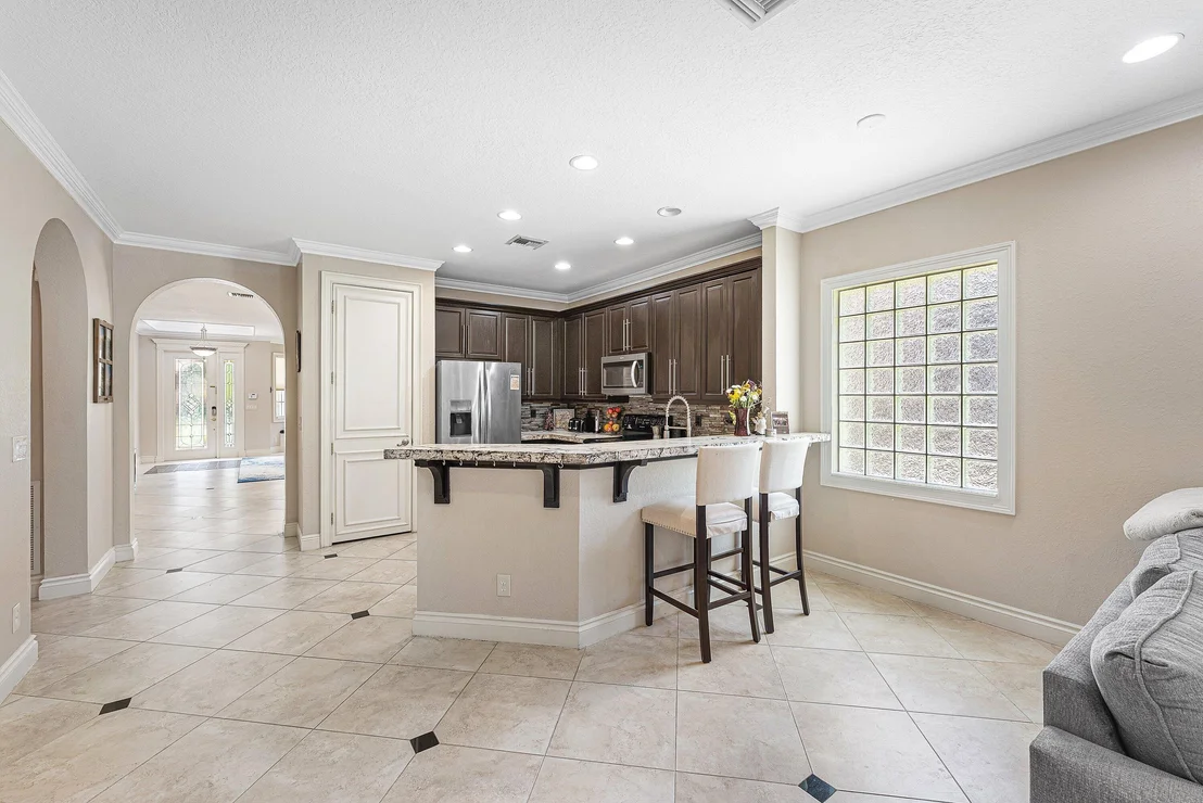 Photo of Unit 310 at 310 VENICE Boulevard