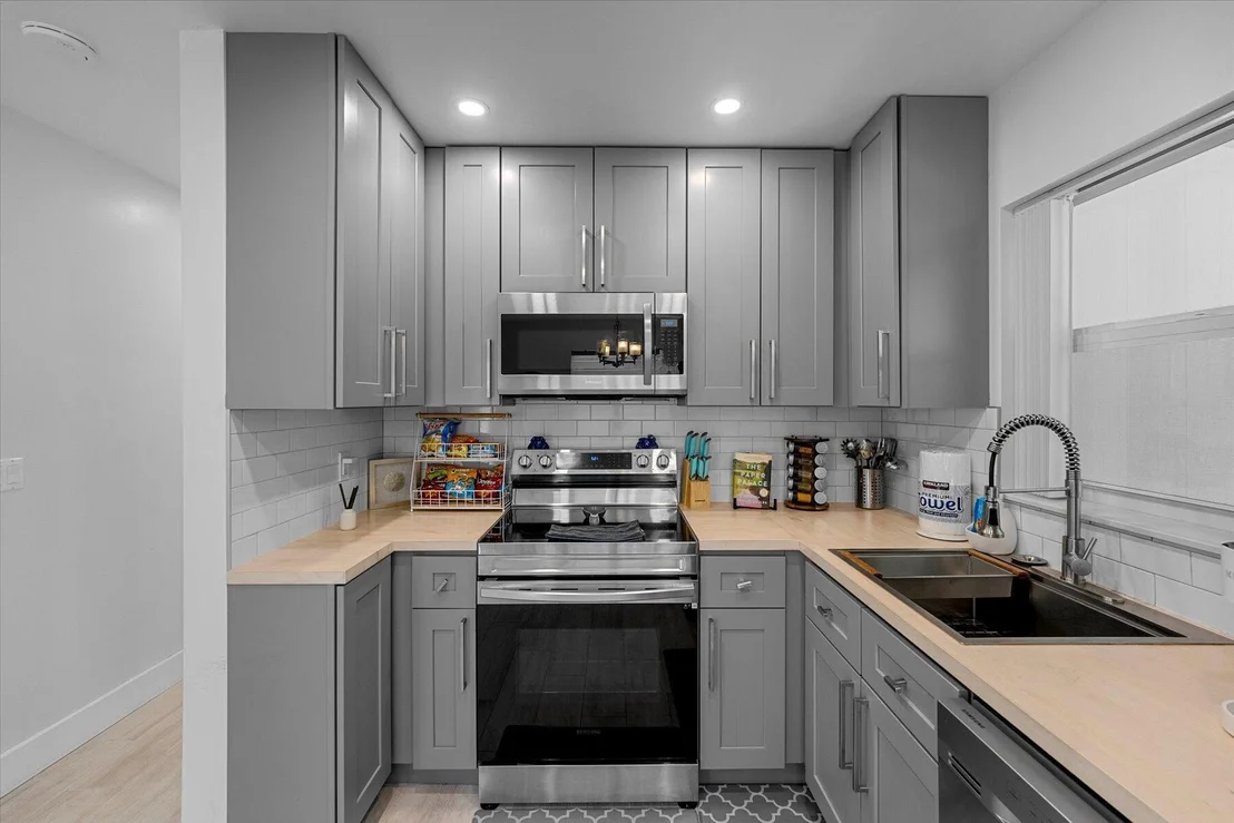 Photo of 210 6th Street