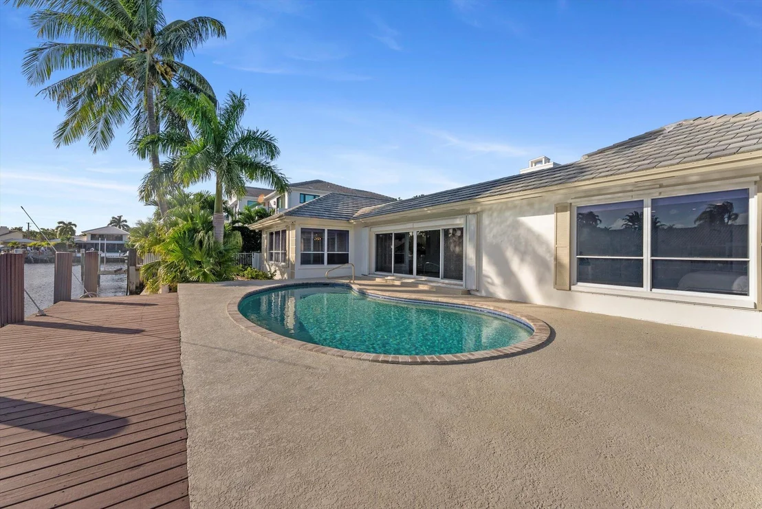 Photo of 872 Lilac Drive