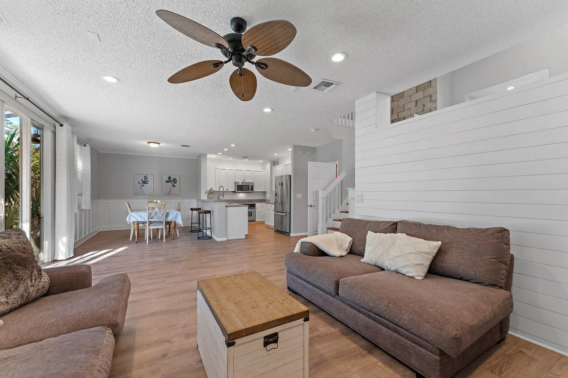 Photo of 9886 Warner Lane