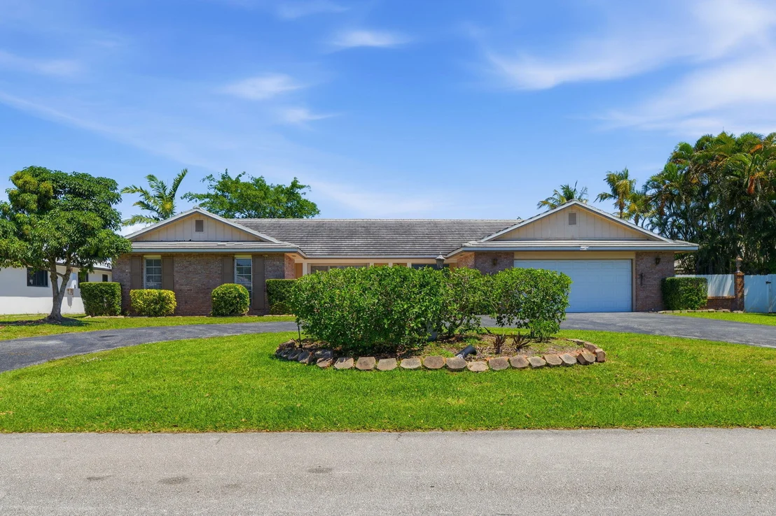 Photo of 232 Gleneagles Drive