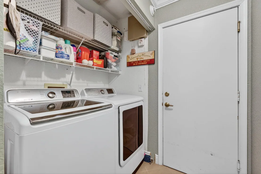 Photo of 5565 American Circle