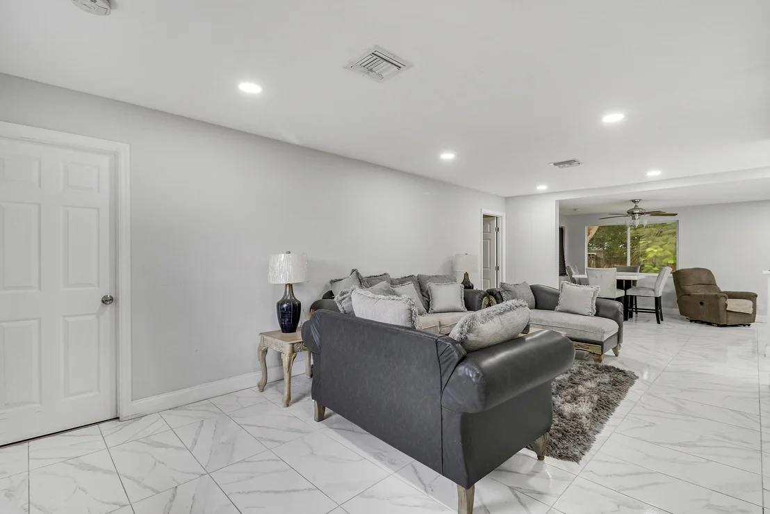 Photo of 935 Orange Drive