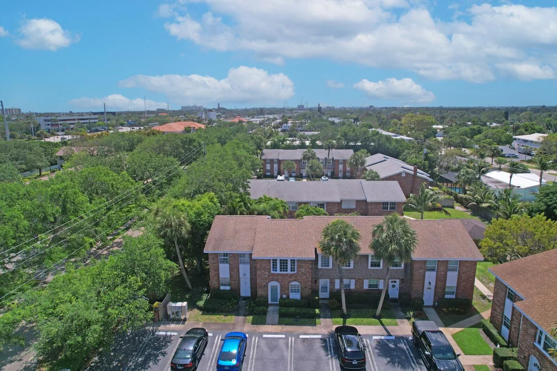 Photo of Unit 2 at 413 N Cypress Drive