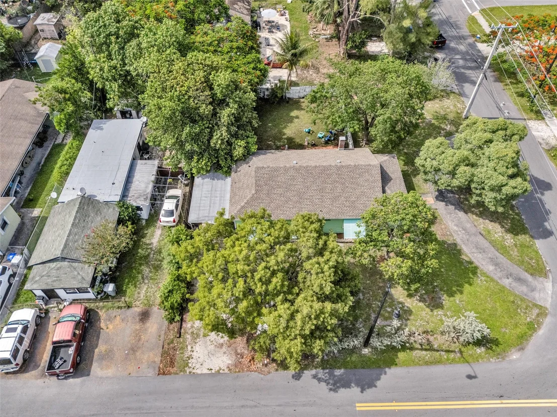 Photo of 803 NE 3rd Avenue