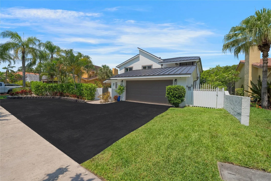 Photo of 741 Mockingbird Lane