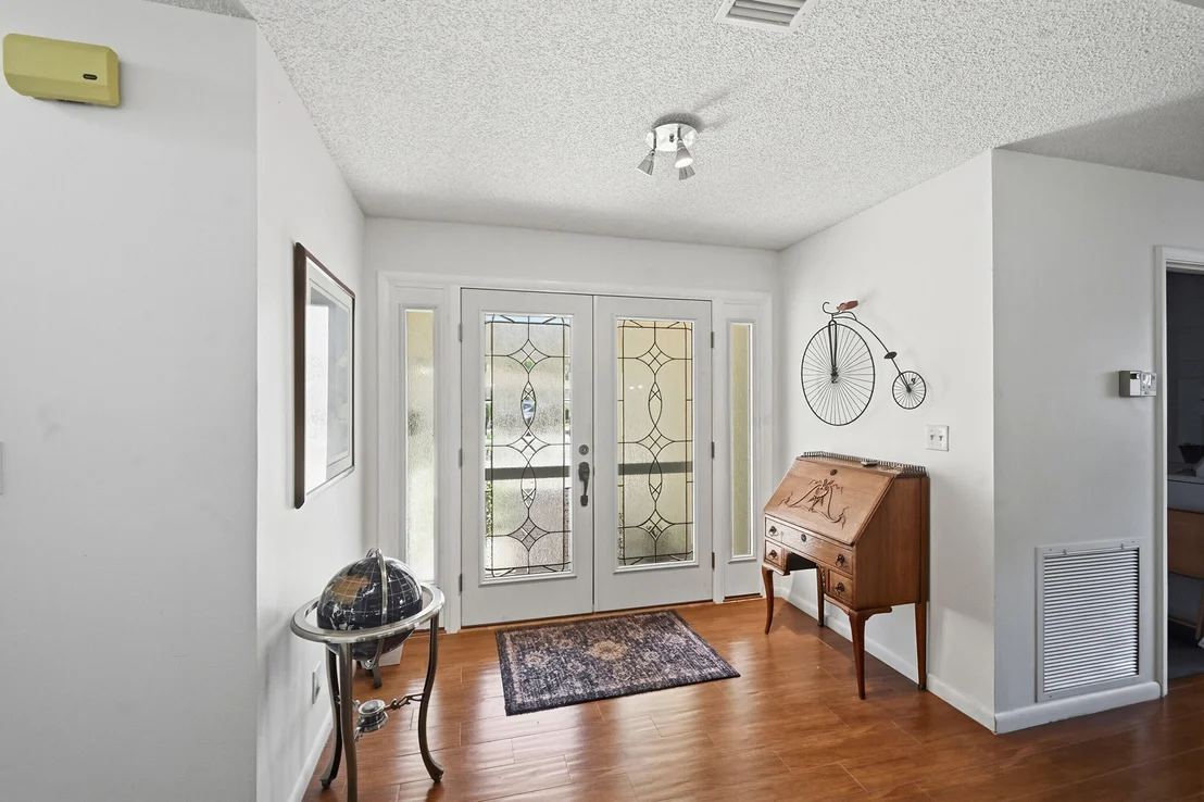 Photo of 321 Del Rio Boulevard