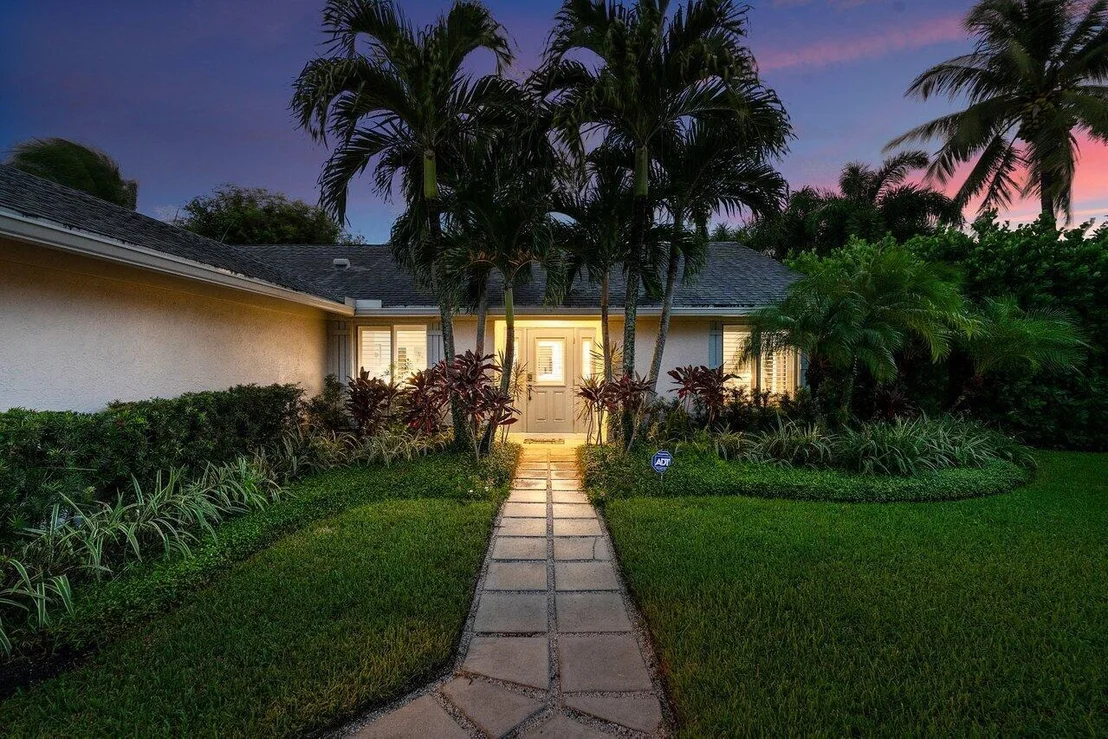 Photo of 415 Enfield Road