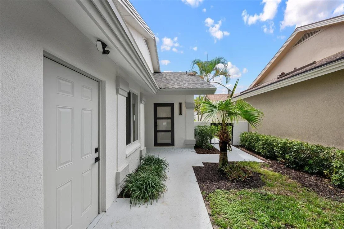 Photo of 126 Cape Pointe Circle