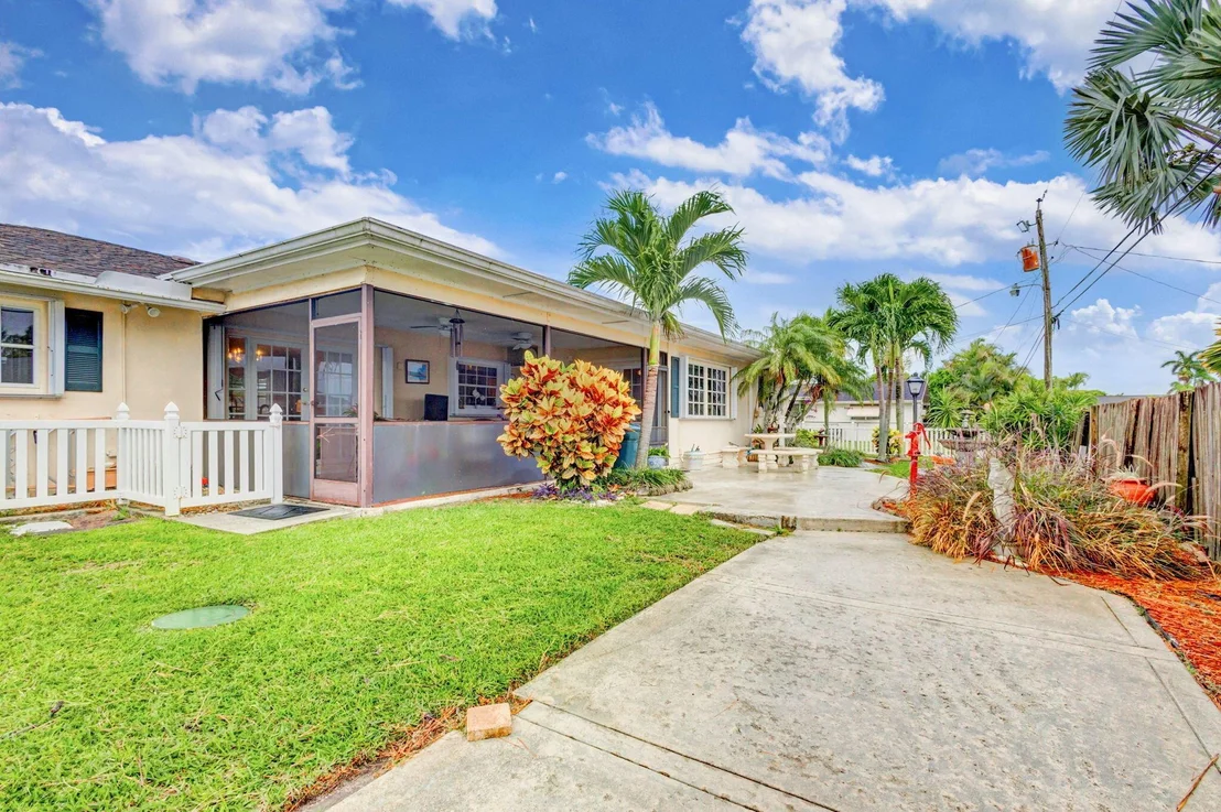 Photo of 86 W Coconut Drive